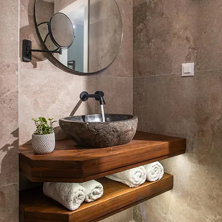 Theatro Living In Elegance - Luxury In Herszonisszosz